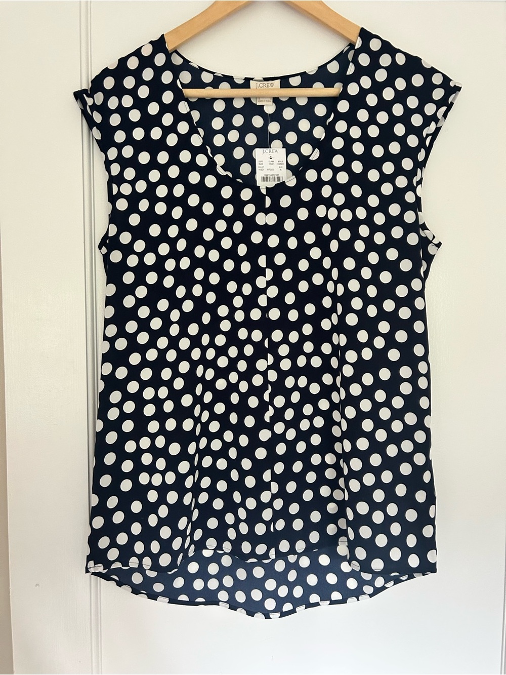 NWT JCrew Women’s Cap Sleeve Shirttail Blouse, Navy Dot, Size 6